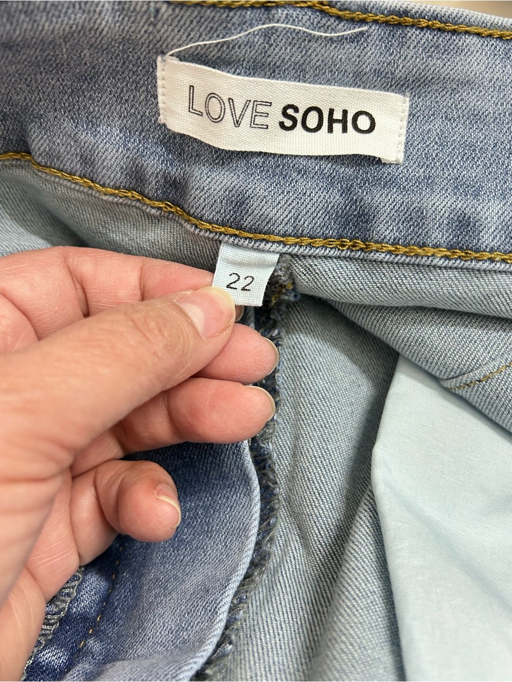 High-Rise Wide-Leg Jeans in Light Blue Denim size 22 - Picture 4 of 6
